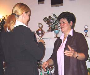 Marlene Kleefisch mit Silke Tremanns von St. Josef Müllendorf
