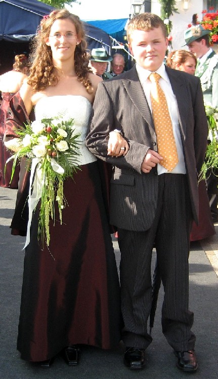 Schülerprinzessin 2007 Carina Gerken mit ihrem Begleiter Marcel Körver vor der Könungsmesse.